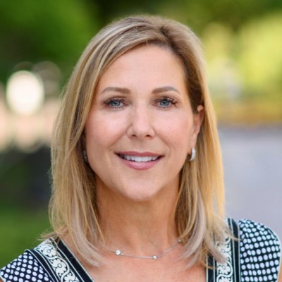 Linda DiBias headshot